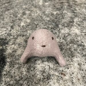 Hazel Village Mini Seal